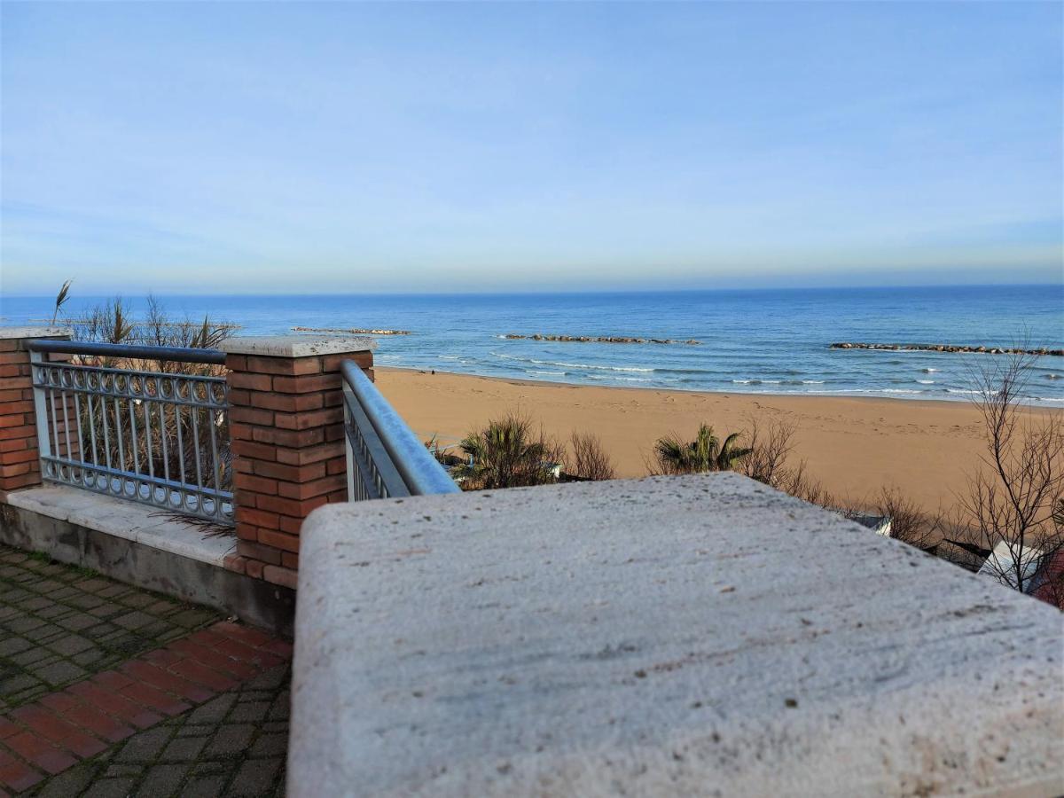 I Tre Marchi Rooms Camera Sabbia Termoli Exteriör bild